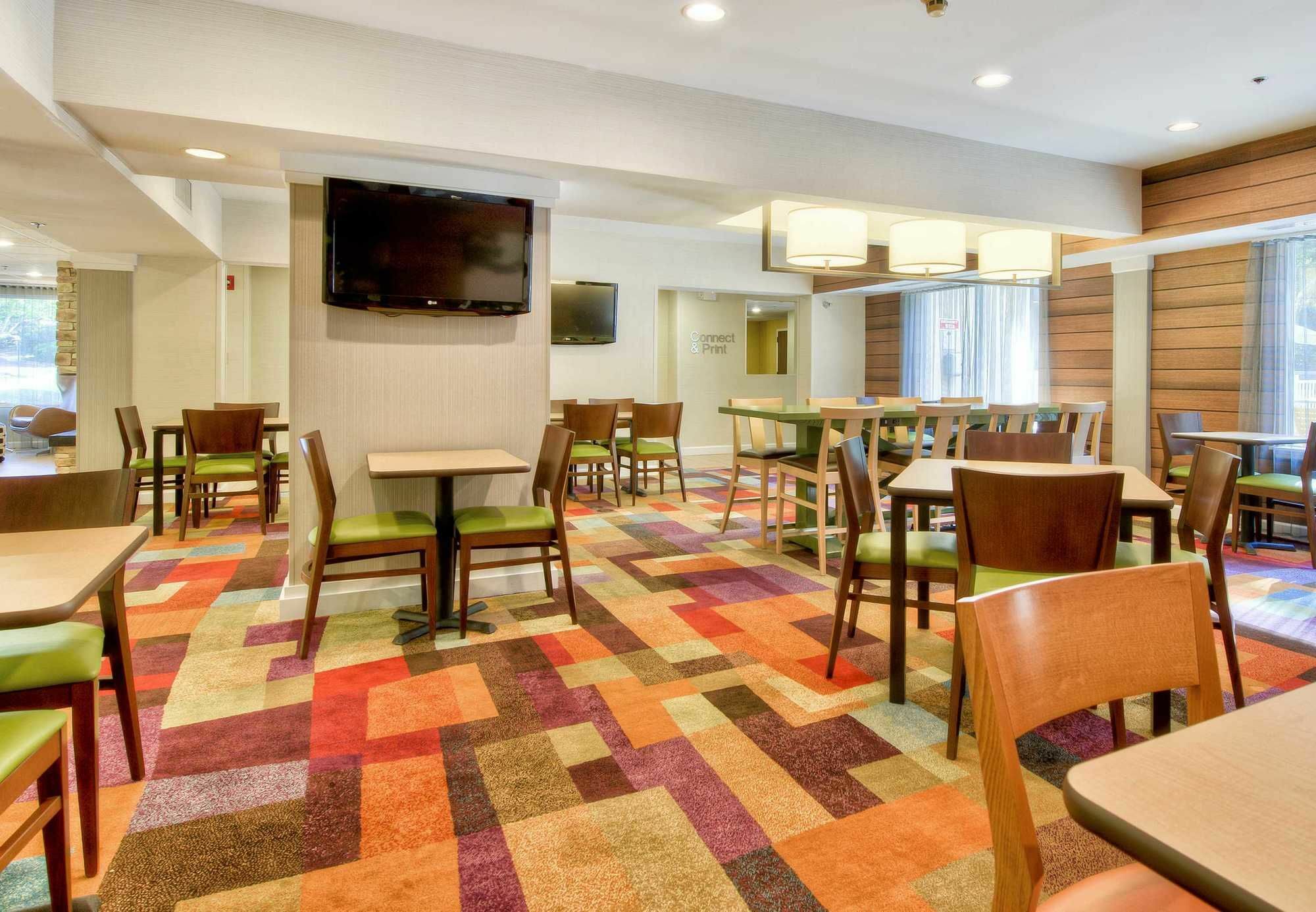 Fairfield Inn & Suites Raleigh Crabtree Valley Exterior photo